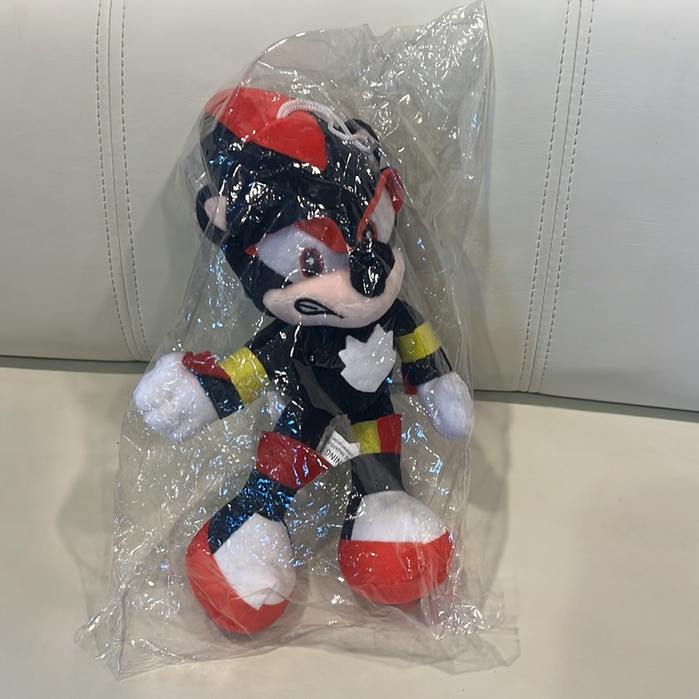 Shadow - Picture 3 of 3